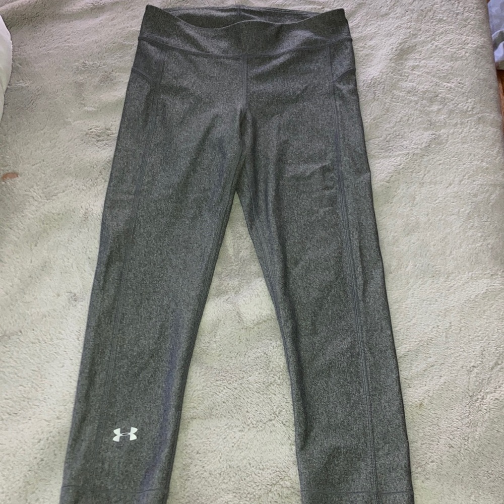 UNDER ARMOUR KIDS GREY LEGGINGS!!